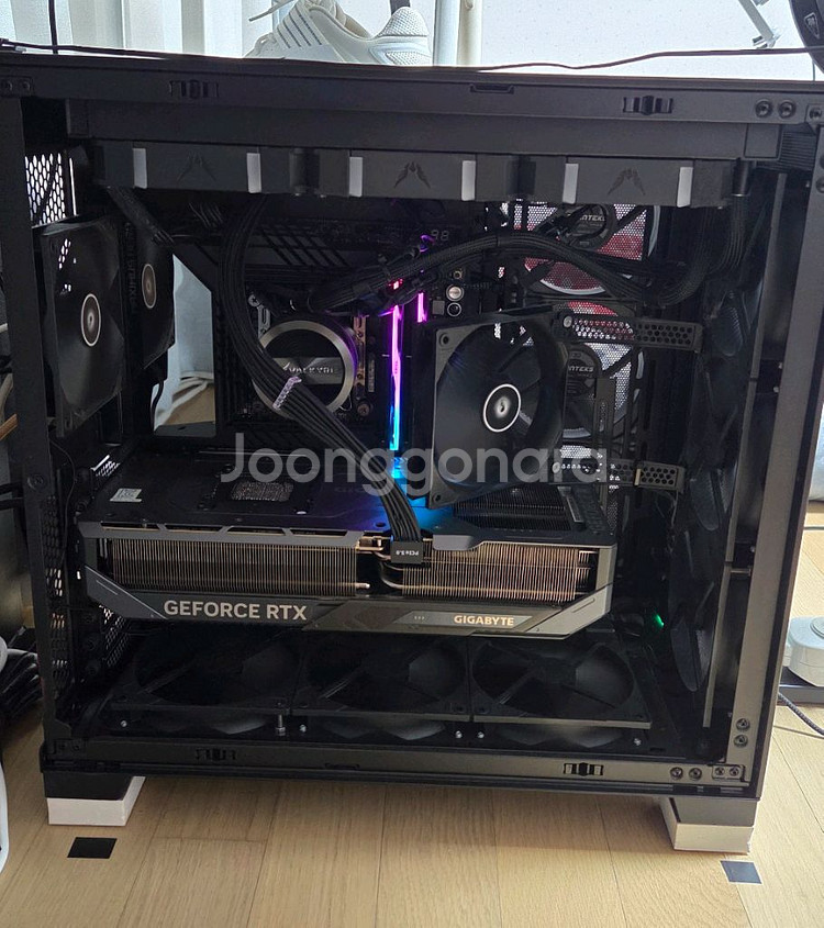 [판매] GIGABYTE 지포스 RTX 5090 게이밍 OC 포함 하이엔드 PC 완본체--0