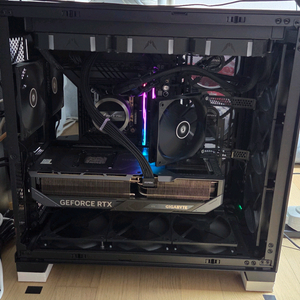 [판매] GIGABYTE 지포스 RTX 5090 게이밍 OC 포함 하이엔드 PC 완본체