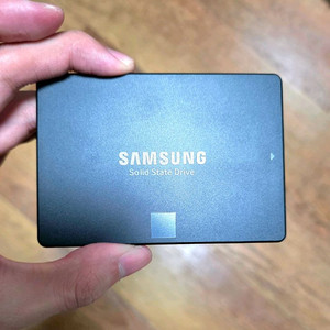 삼성전자 SSD 850 EVO 250GB (택포 25,000)