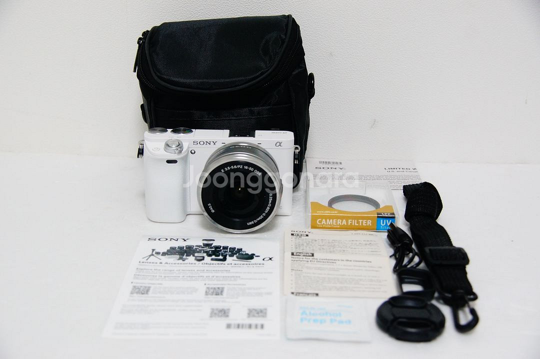 [소니] A6000 화이트 미러리스 카메라팝니다.--0