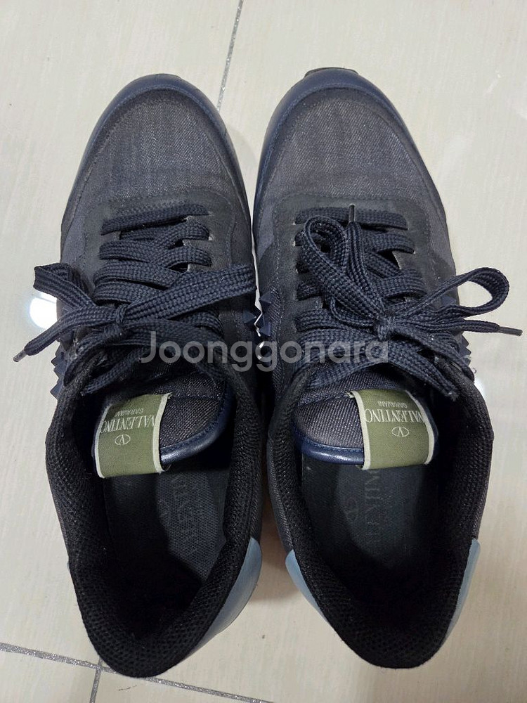 발렌티노 스니커즈 265사이즈 팝니다--0