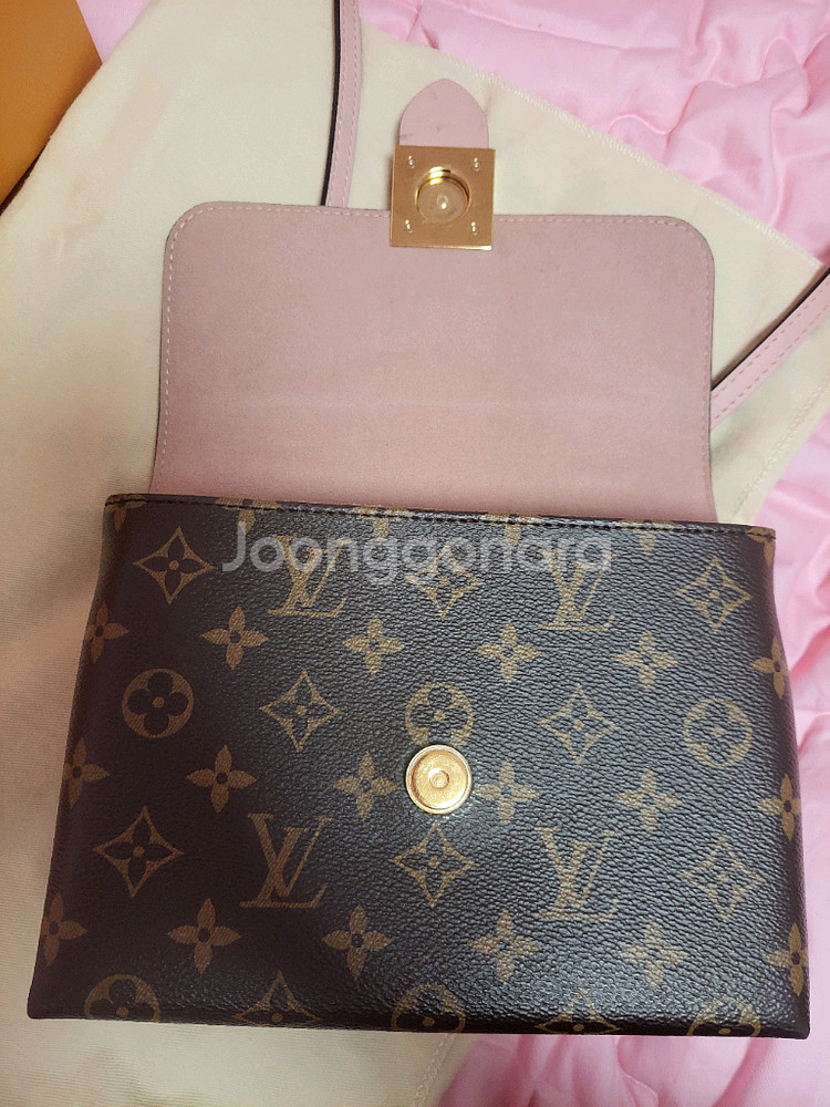 정품)급처상태좋음!루이비통 핑크록키bb 크로스토트백가방--6