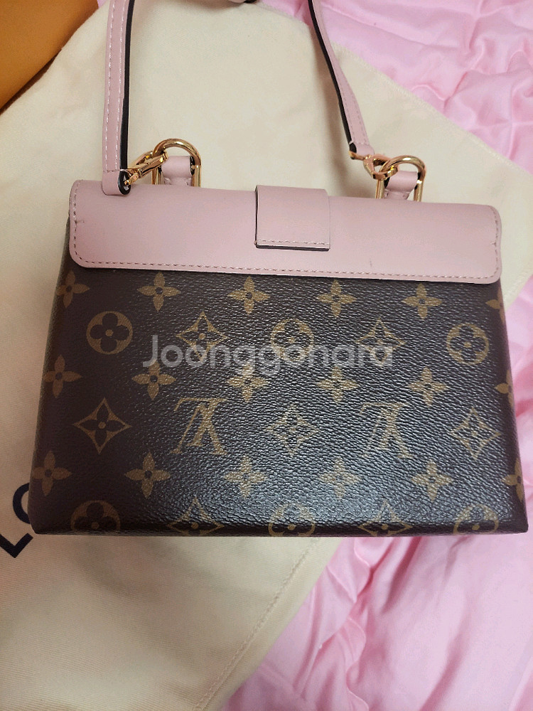 정품)급처상태좋음!루이비통 핑크록키bb 크로스토트백가방--4