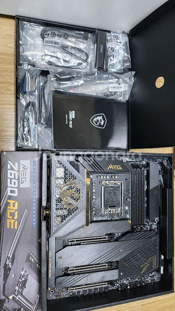 MSI MEG Z690 ACE 메인보드--0