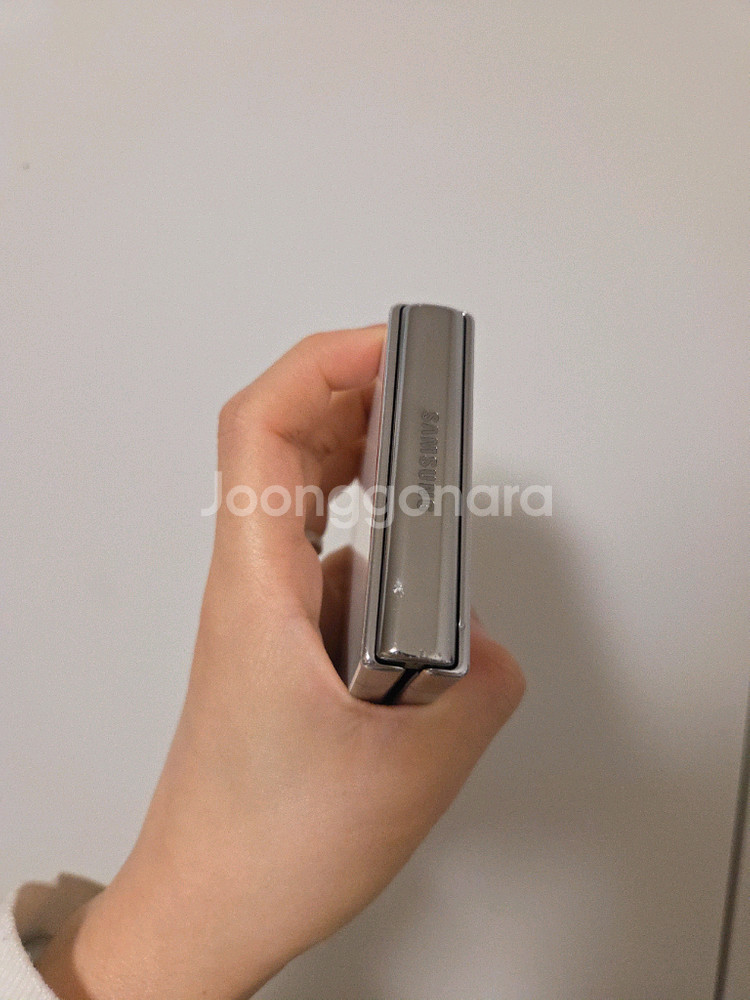 갤럭시 z플립4 256GB 화이트--5