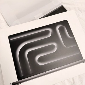 맥북 프로 14 (M3 Pro) RAM 18 / 512