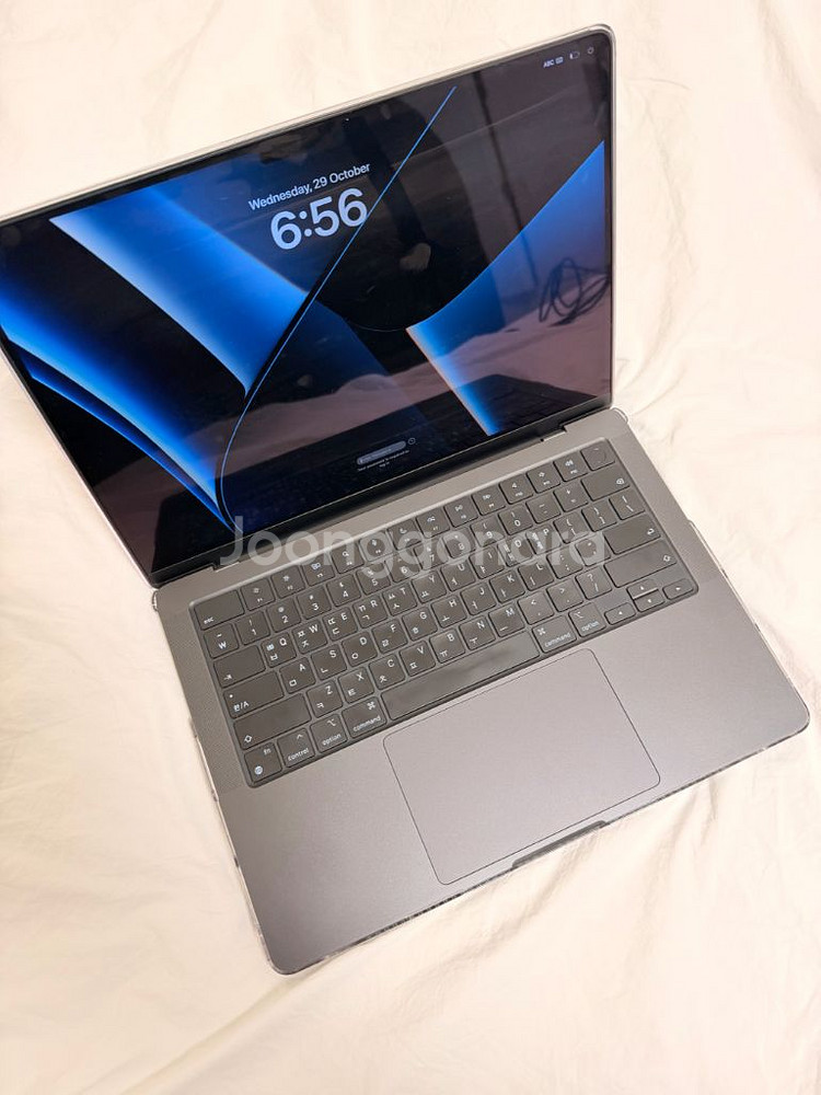 맥북 프로 14 (M3 Pro) RAM 18 / 512--3