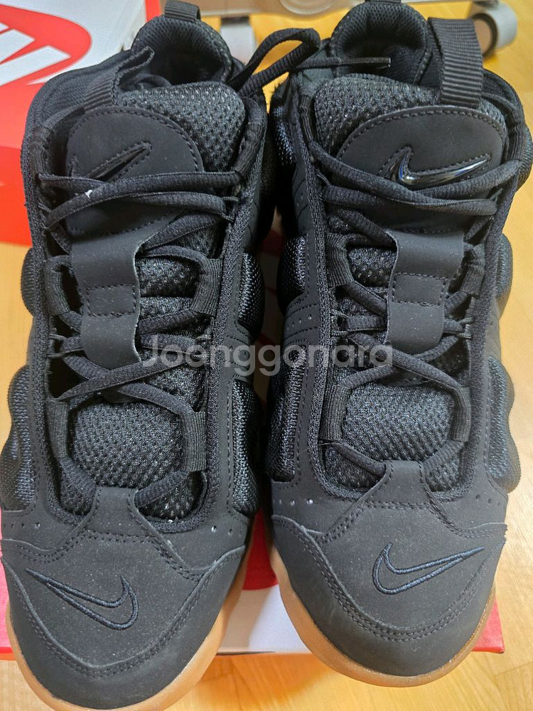 나이키 업템포 로우 285사이즈 팝니다--0