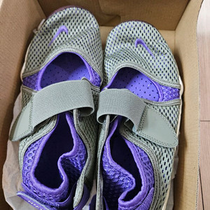 나이키 에어리프트 240 아동용(택붙은새상품)