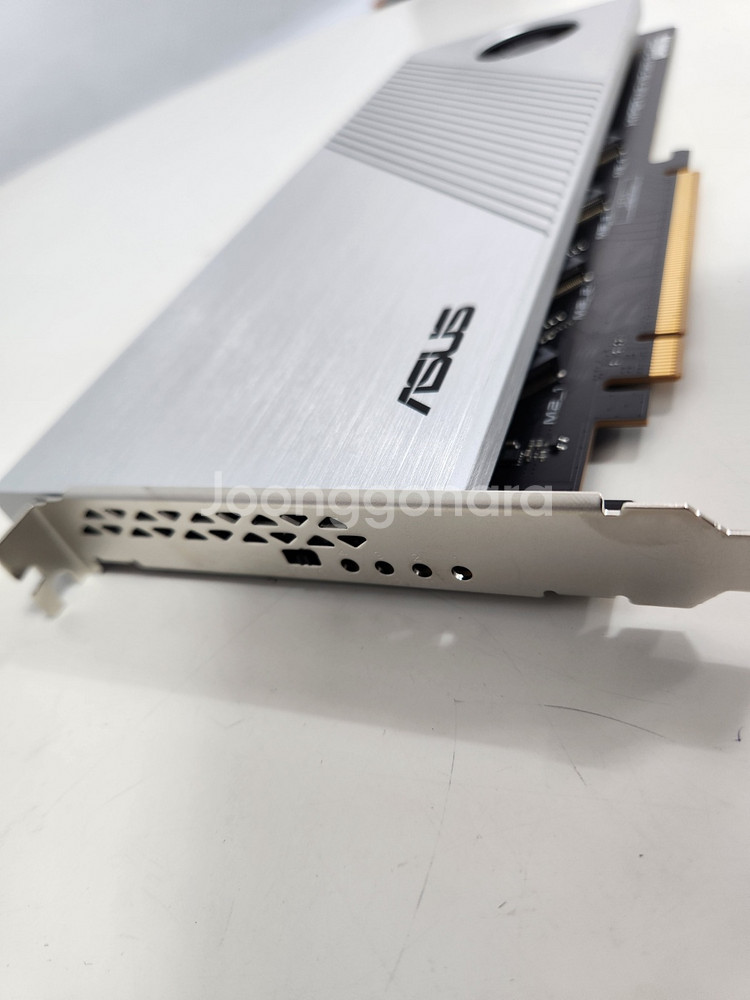 ASUS HYPER M.2 x16 Gen 4 CARD (벌크)--4