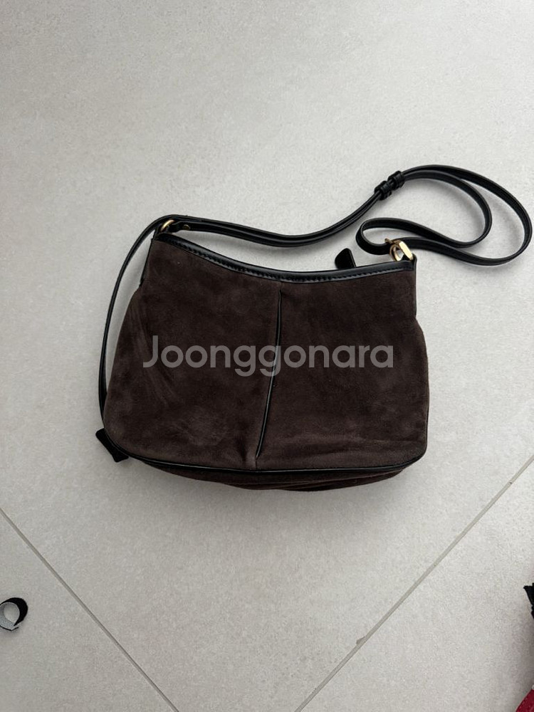 어그스트 러브백 쿠론 레드, 스웨이드브라운--2