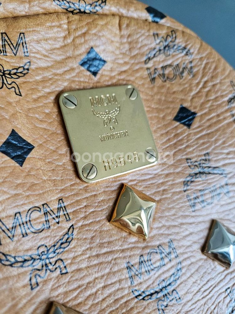 mcm 엠씨엠 비세토스 스터드 백팩 책가방--4