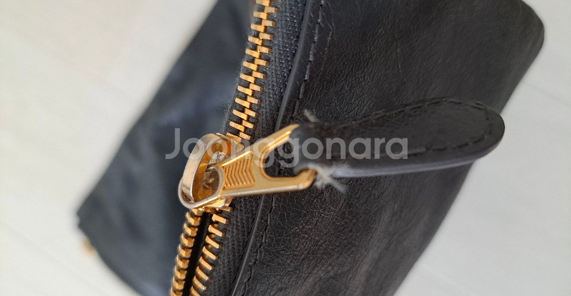 [정품] 발렌시아가 엔벨로프 금장 클러치 블랙 (단품)--1