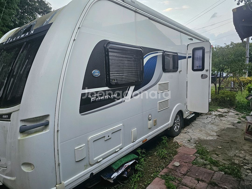 코치맨카라반 패스티벌580팝니다--2