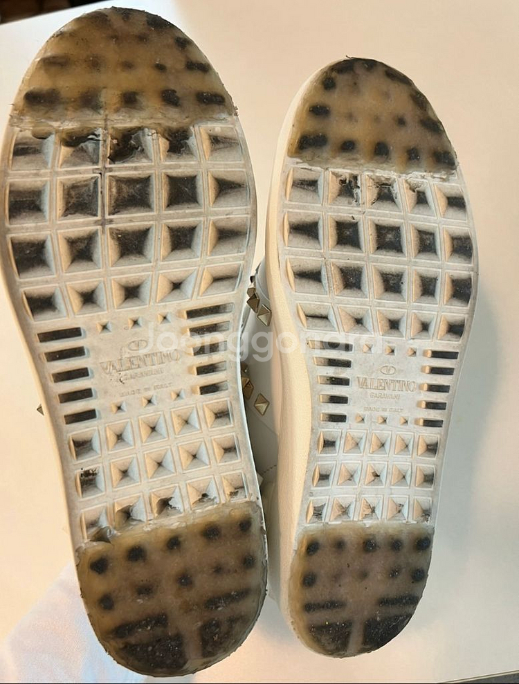 발렌티노 남성 락스터드 언타이틀 스니커즈 39사이즈--6
