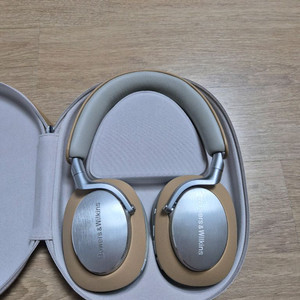 바워스앤윌킨스 PX8 헤드폰