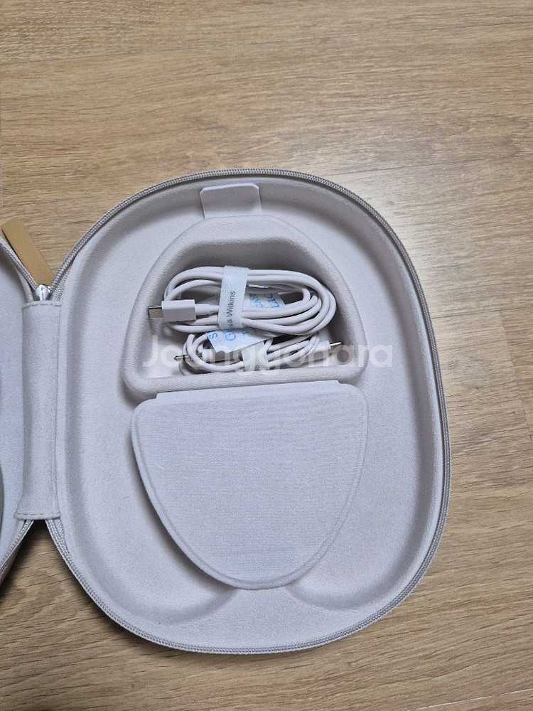 바워스앤윌킨스 PX8 헤드폰--6