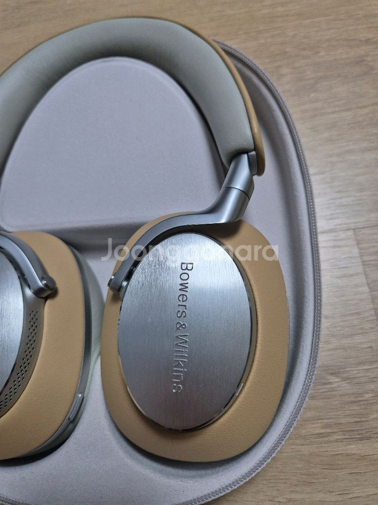 바워스앤윌킨스 PX8 헤드폰--3