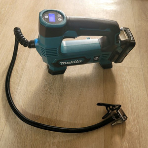 마끼다 공기주입기