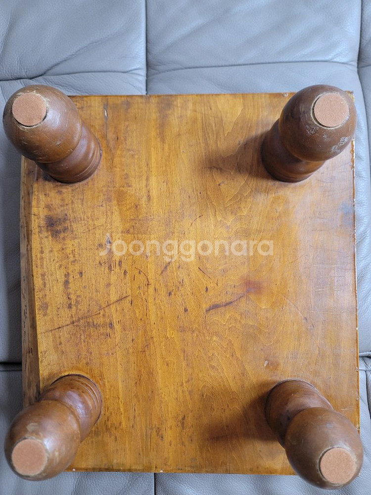 피나무 원목3호 둥근다리 바둑판 41.645.08.120.4 8.5kg한쪽측면 라운딩되어있슴전체면이 니스코팅되어--8