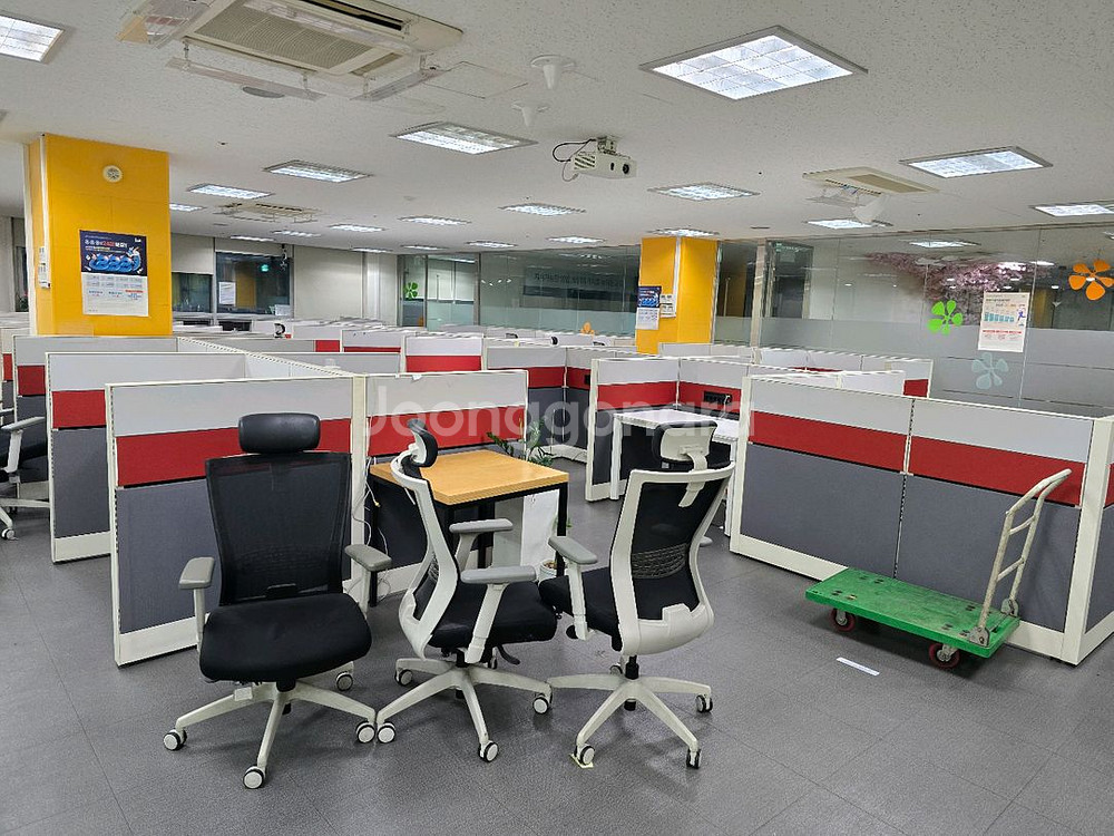 사무실 책상 서랍장 파티션 사무용 의자--3