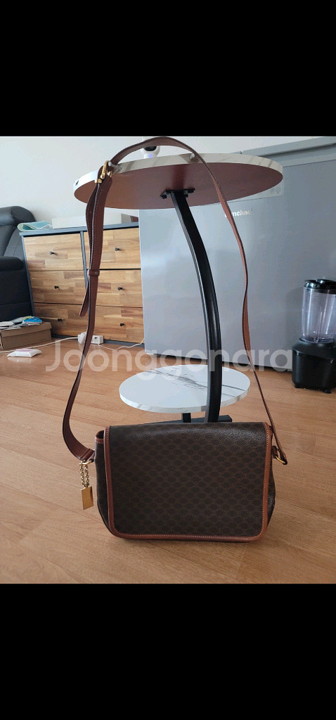 정품) 셀린느 마카담 크로스 백. 가방 !!--0