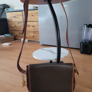 정품) 셀린느 마카담 크로스 백. 가방 !!