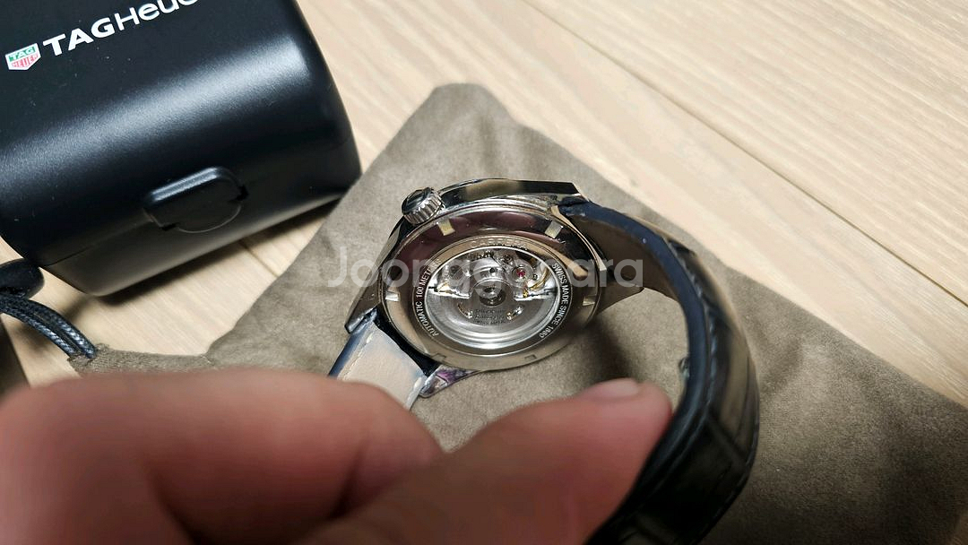 태그호이어 까레라 칼리버5 청판 시계--4