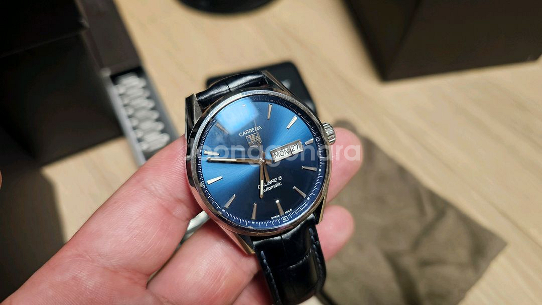 태그호이어 까레라 칼리버5 청판 시계--2