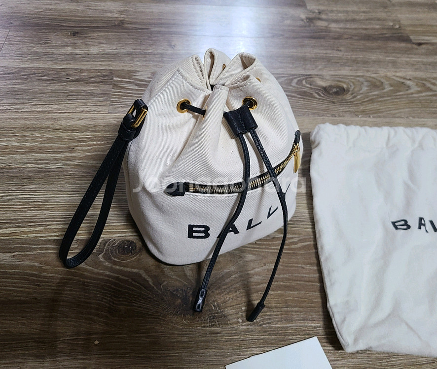 발리 버킷백 가방프라다구찌루이비통셀린느크로스백팩--3