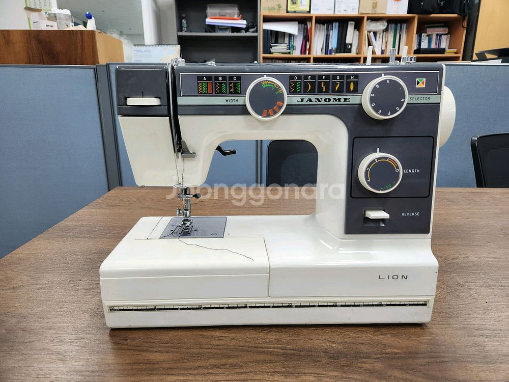 자노메 라이온 미싱 재봉틀 L372 판매(주물미싱) 판매합니다--0