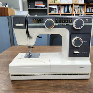 자노메 라이온 미싱 재봉틀 L372 판매(주물미싱) 판매합니다