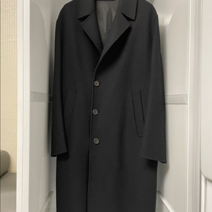 솔리드옴므 블랙 세미오버핏 핸드메이드 코트 46사이즈