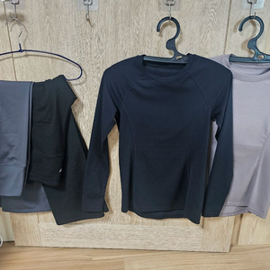안다르 긴팔 상의 + 레깅스2개 드림