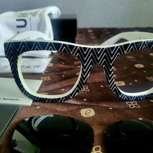 (미사용 새제품) SUPER 슈퍼 블랙&화이트 선글라