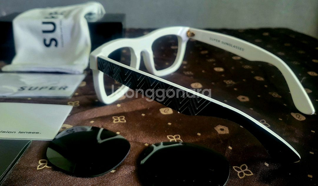 (미사용 새제품) SUPER 슈퍼 블랙&화이트 선글라--5
