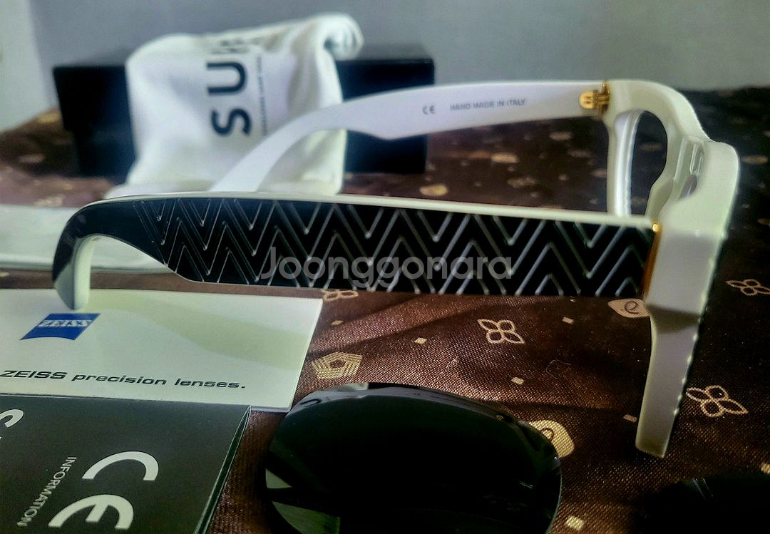 (미사용 새제품) SUPER 슈퍼 블랙&화이트 선글라--6