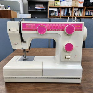 라이온 자노메 미싱 L372 SUPER DELUXE 판매합니다(주물 미싱)