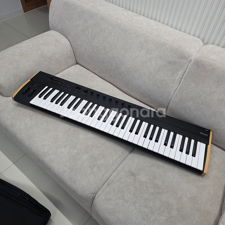 코르그 키스테이지 61 마스터건반 판매합니다.--1