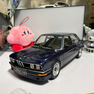 1:18 오또 구형 7알피나 블루 다이캐스트 팝니다.