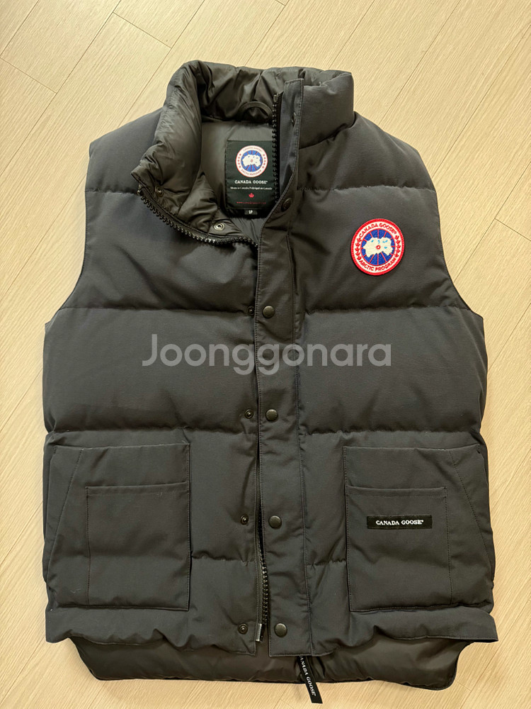 캐나다구스 패딩 조끼 판매합니다 (상태S급)--0