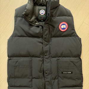 캐나다구스 패딩 조끼 판매합니다 (상태S급)