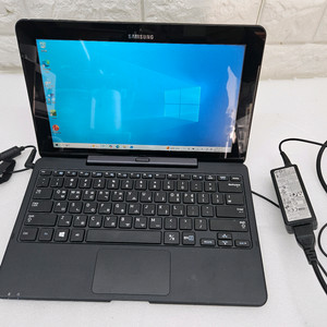 삼성 아티브탭 XQ700T1C 태블릿 입니다