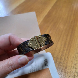 루이비통 모노그램 팔찌 17호