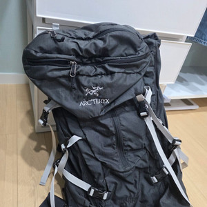 아크테릭스 알트라35 백팩 판매합니다.