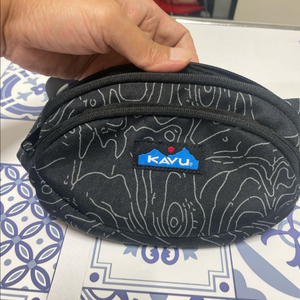 카부 KAVU 블랙 패턴 등고선 힙색 샤코슈