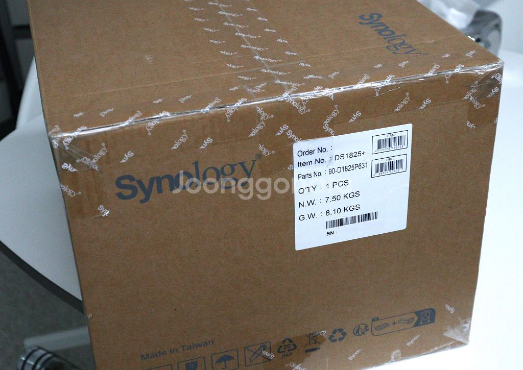시놀로지 DS1825+ 8베이 NAS--1
