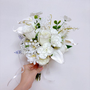 예쁜 화이트 카라 장미 부케 실크플라워 웨딩 조화부케