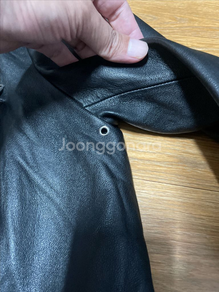 에이징램스킨 라이더 자켓 블랙 색상입니다--6