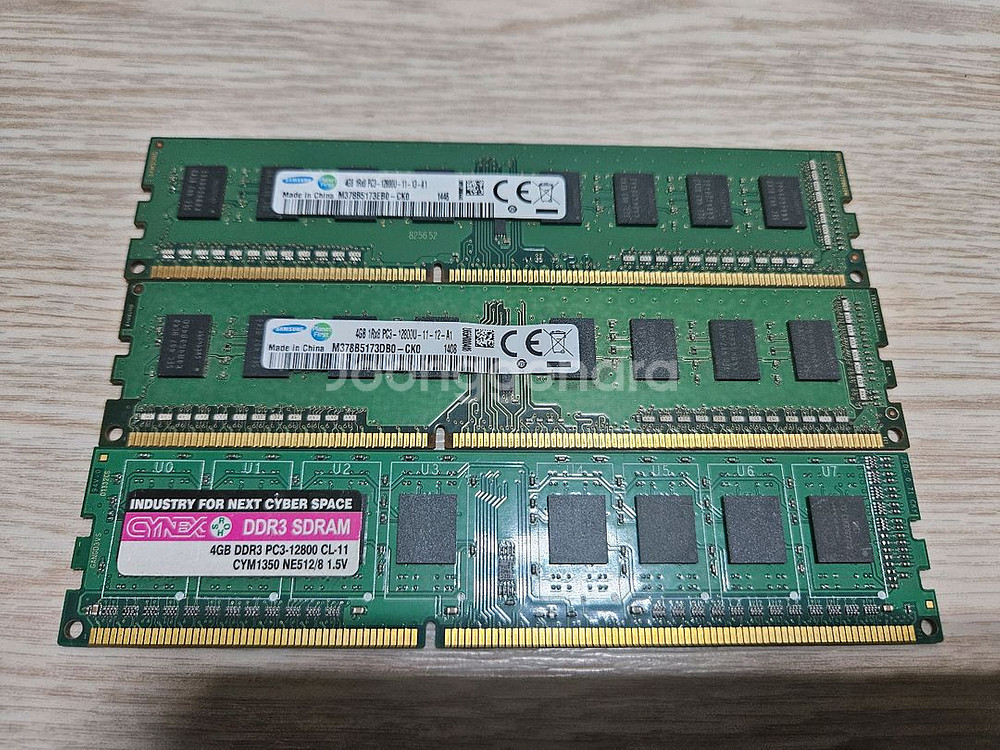 DDR3 4GB 메모리 3개--0